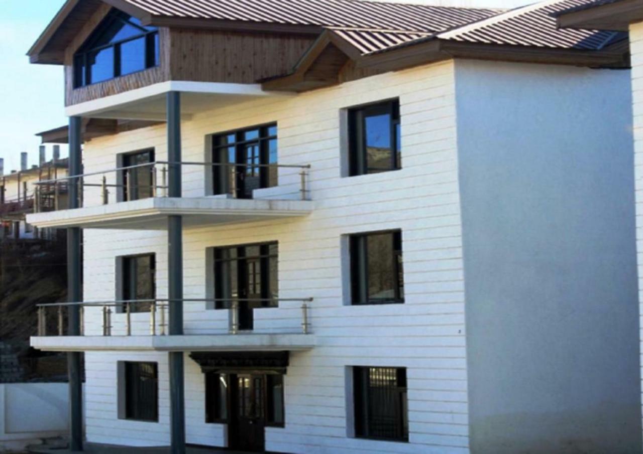 Hotel Kargil Heights Esterno foto